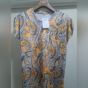 Short Sleeves Yellow Black And Gray Knit Top Size Large Floral Print